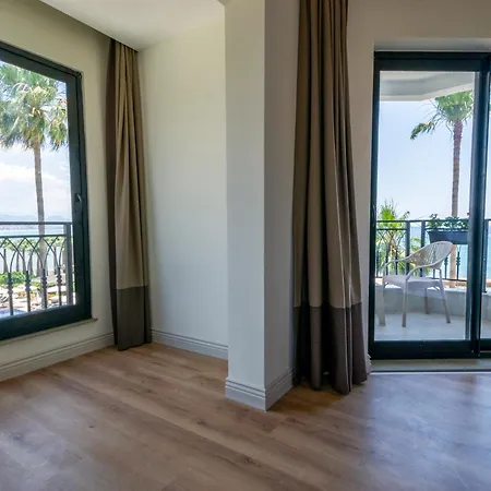 Demanor Adult Only Hotel