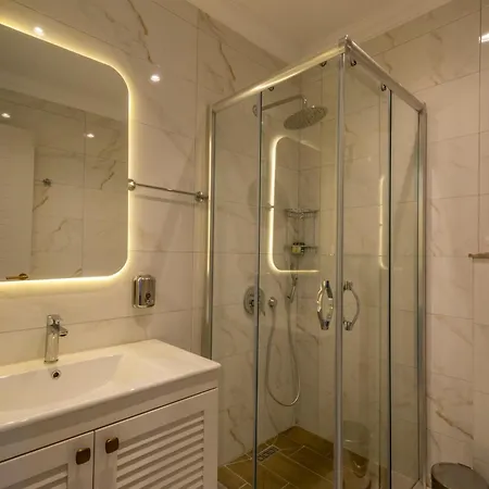 Demanor Adult Only * 阿拉尼亚