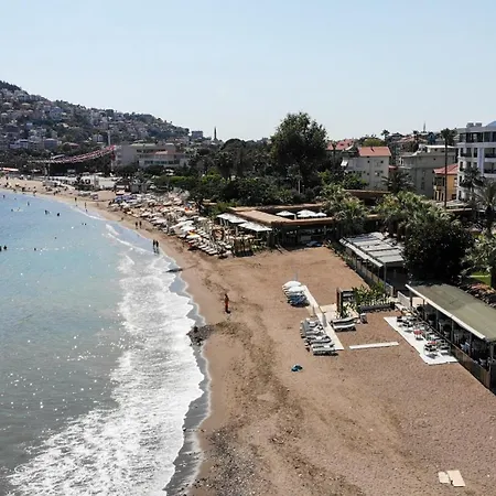 Demanor Adult Only Hotel *