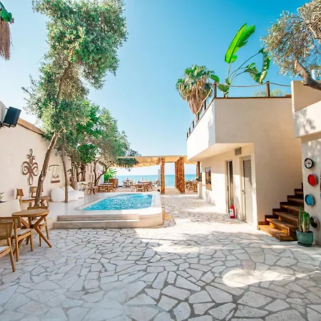 Hotel Demanor Adult Only *